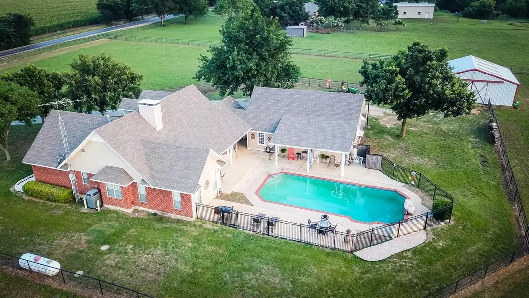 1971 Hackberry Road, Van Alstyne, TX 75495