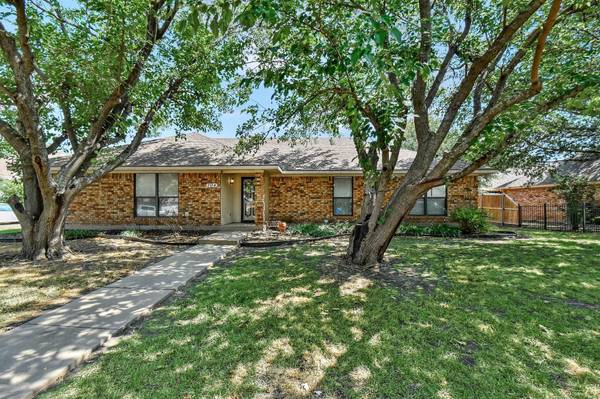 704 W Jefferson Street, Van Alstyne, TX 75495