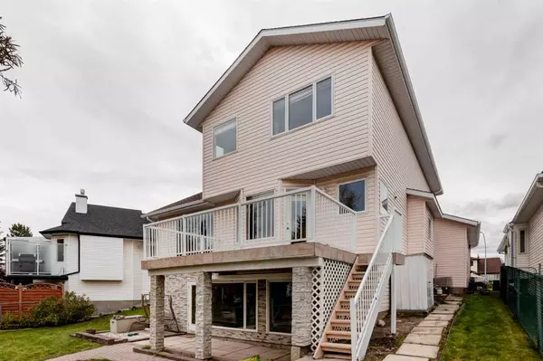 Calgary, AB T3L 1y1,208 Sceptre CT NW