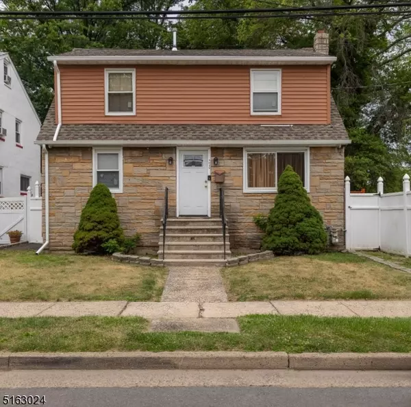 1029 E Blancke St, Linden City, NJ 07036