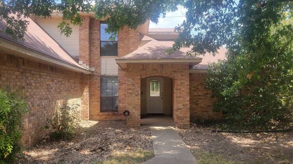 4217 Whitman Lane, Grand Prairie, TX 75052