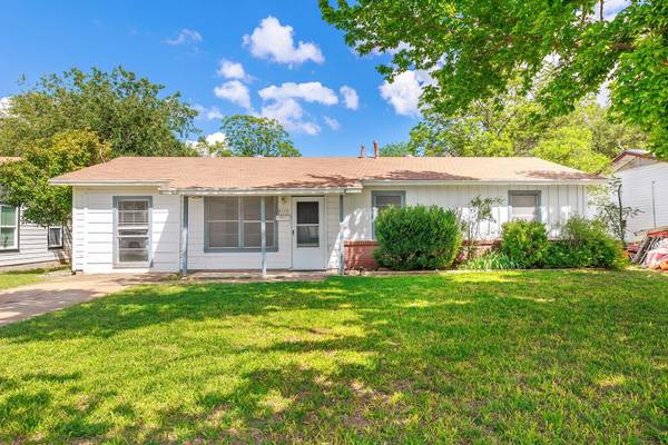 2115 S Pine Street, Brady, TX 76825