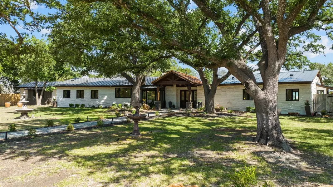 7200 Fish Pond Road, Waco, TX 76710