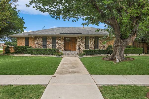 9460 Springwater Drive, Dallas, TX 75228