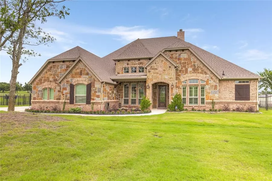 209 Parc Oaks Drive, Aledo, TX 76008