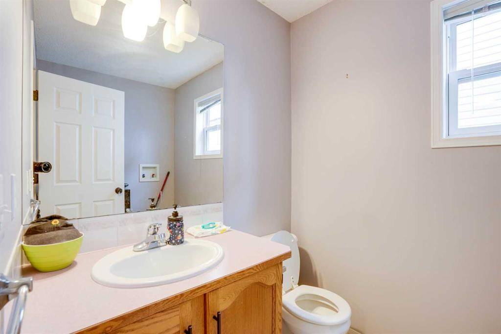 Calgary, AB T3K 4P9,220 Harvest Creek CT NE