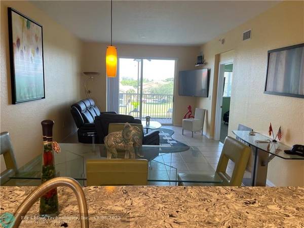 7765 Yardley Dr  #412, Tamarac, FL 33321