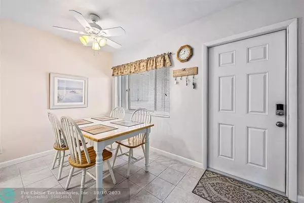 Lake Worth Beach, FL 33461,2400 LAKE OSBORNE Drive  #204