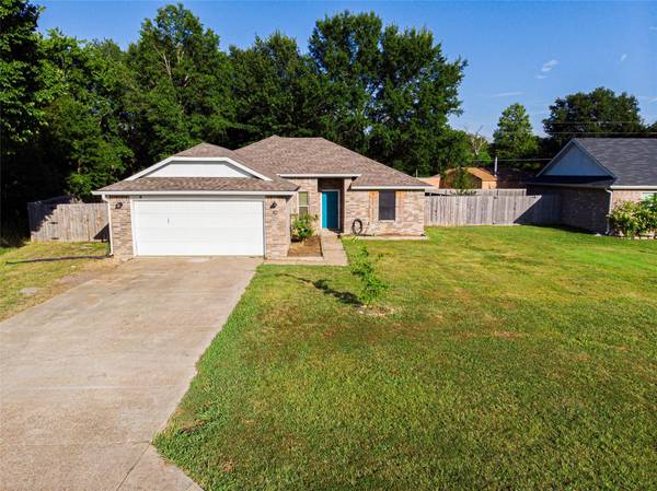 112 Plumthicket Lane, Trinidad, TX 75163