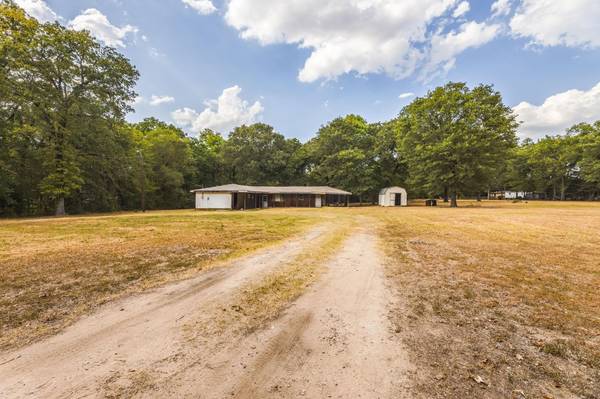 28064 Private Road 6103, Kemp, TX 75143