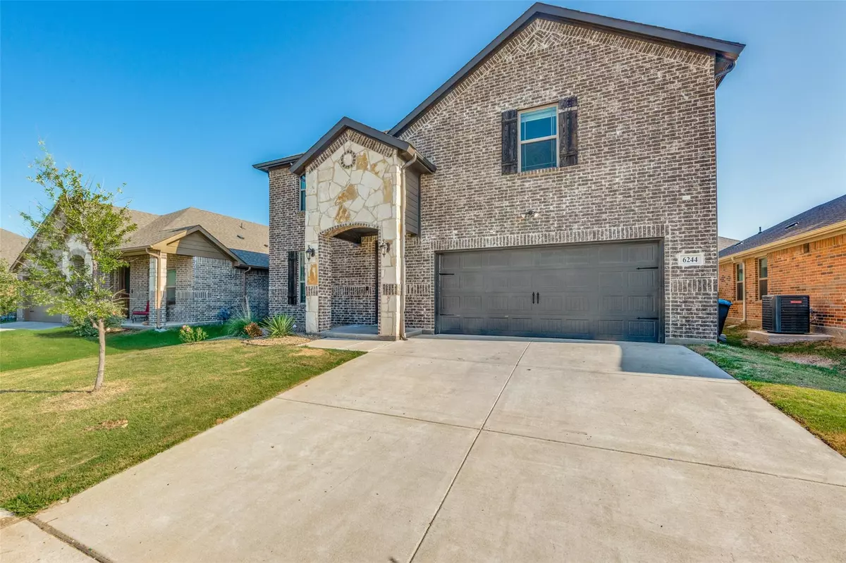 Fort Worth, TX 76179,6244 Red Falcon Drive