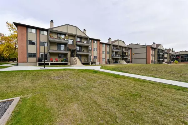 Calgary, AB T2W 5H1,13045 6 ST SW #4114