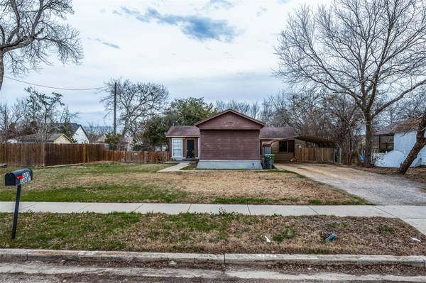 302 Clark Street,  Italy,  TX 76651