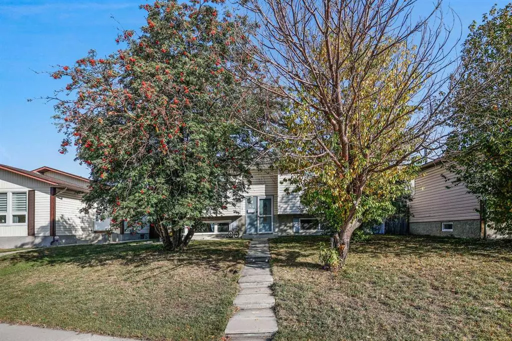 Calgary, AB T1Y4J2,44 Whitnel Close NE