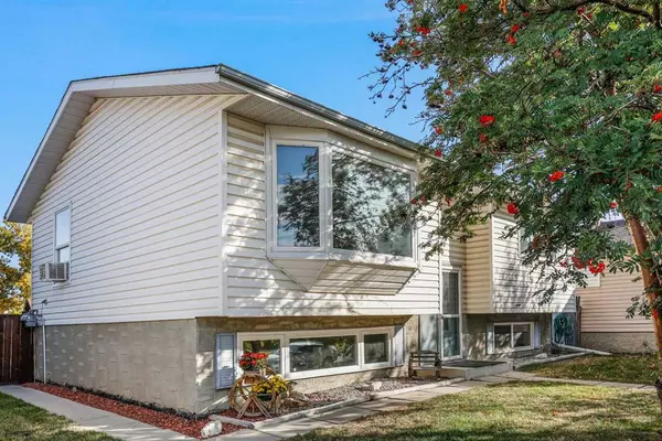 Calgary, AB T1Y4J2,44 Whitnel Close NE