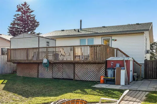 Calgary, AB T1Y4J2,44 Whitnel Close NE