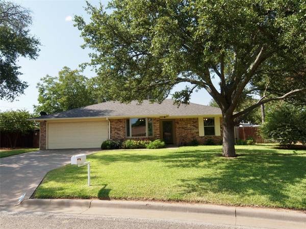 1209 Corvadura Street, Graham, TX 76450