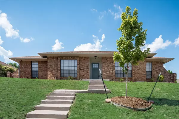 Desoto, TX 75115,525 Sumac Place