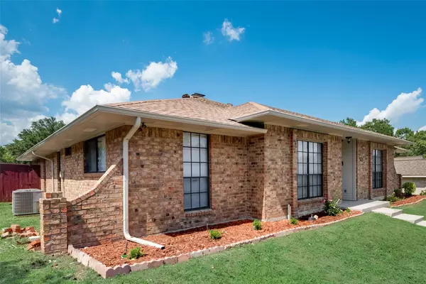 Desoto, TX 75115,525 Sumac Place