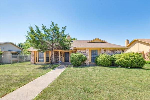 443 Mckinley Street, Cedar Hill, TX 75104