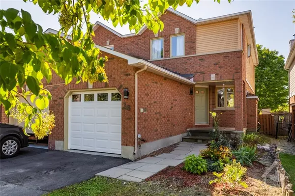 38 WINNEGREEN CT, Ottawa, ON K1G 5S2