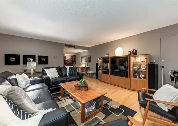 Calgary, AB T2P 3R8,500 Eau Claire AVE SW #202E