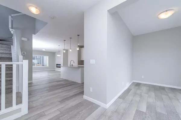 Calgary, AB T3M2W6,96 Magnolia WAY SE