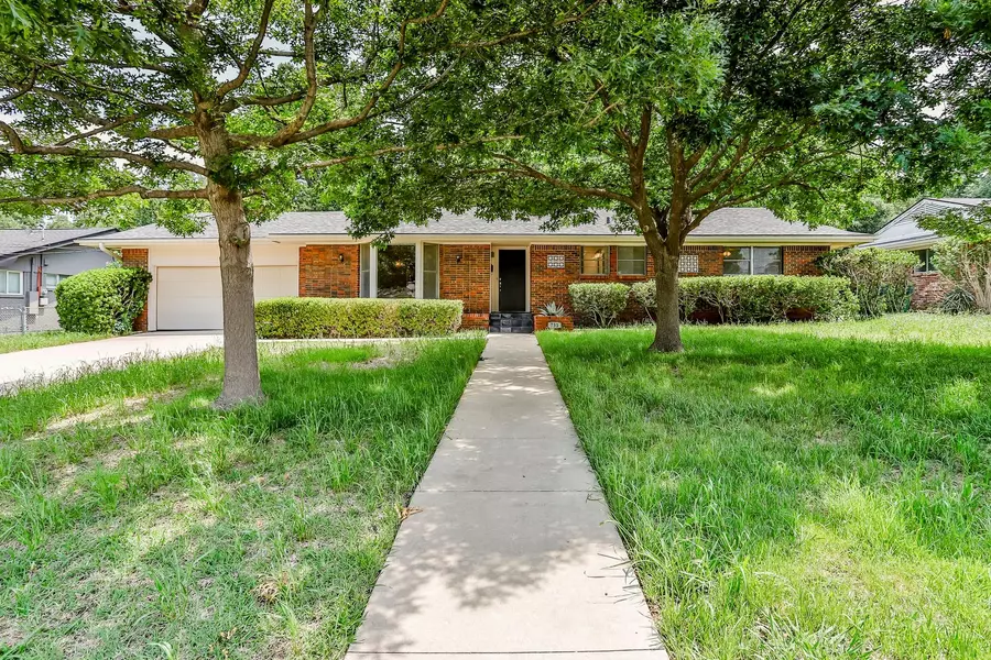 731 N Holly Avenue, Sherman, TX 75092