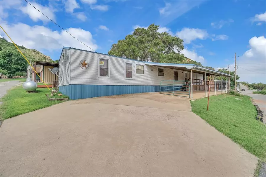 65 Hicks Mountain, Lone Wolf, OK 73655