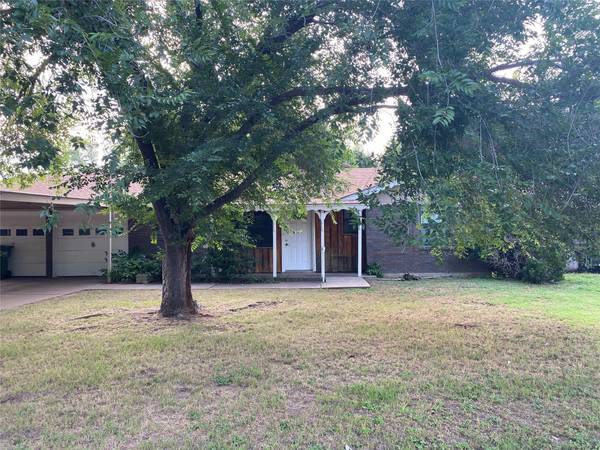 603 Circle Road, Mineral Wells, TX 76067