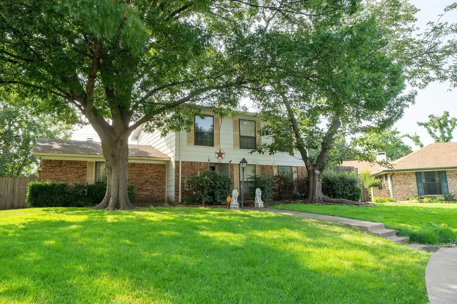 841 Via Altos, Mesquite, TX 75150