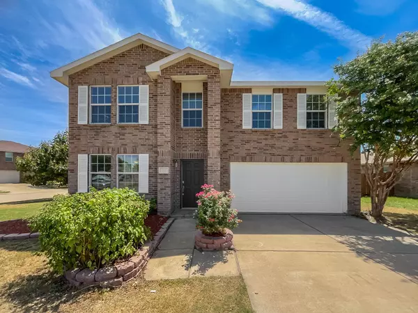 715 Daughters Drive, Burleson, TX 76028