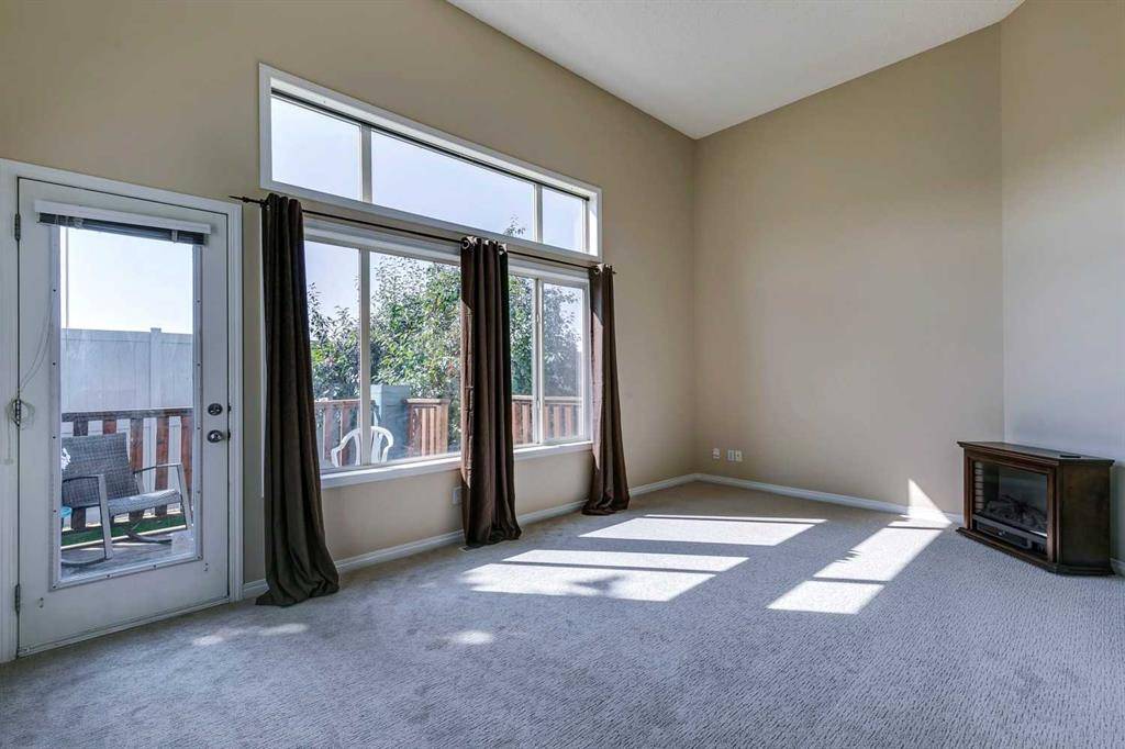 Calgary, AB T2Z 4S9,143 Copperfield LN SE