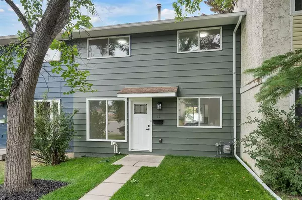 Calgary, AB T2B 2C6,12 Dovercliffe WAY SE