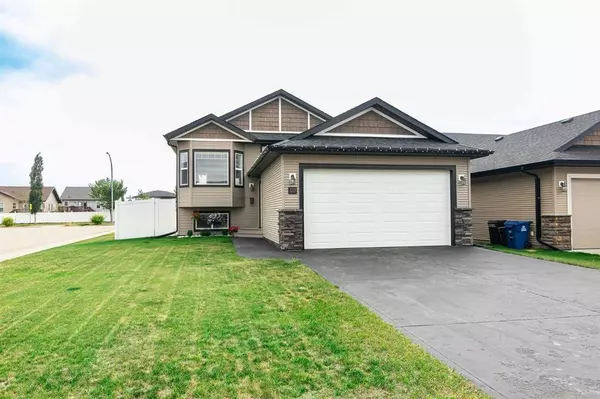 Blackfalds, AB T4M 0A4,223 Cedar SQ