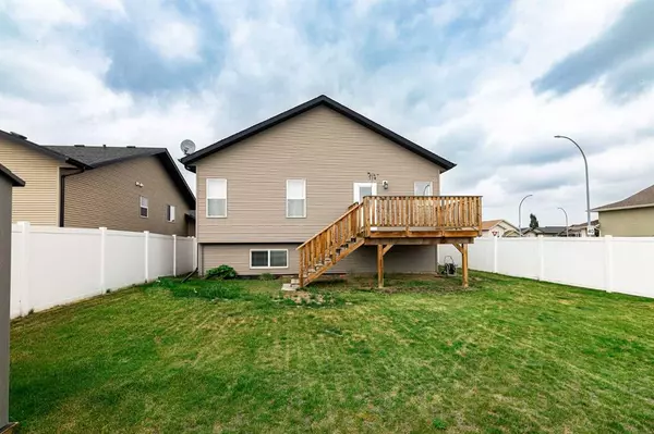 Blackfalds, AB T4M 0A4,223 Cedar SQ