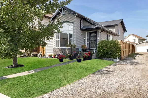 Calgary, AB T3M0L5,32 Cranberry LN SE