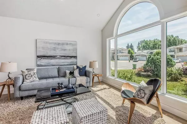 Calgary, AB T3A 5C2,109 Hamptons Mews NW