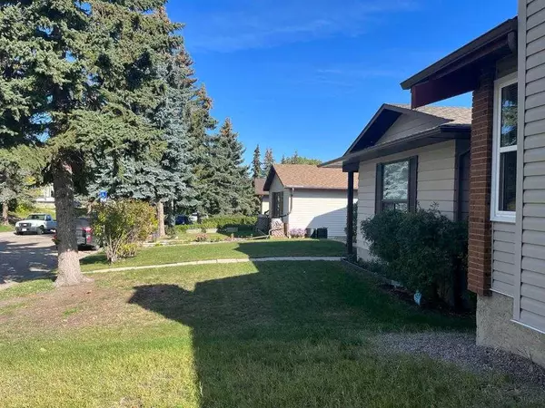 Calgary, AB T3K1K9,11 Bedford CIR NE