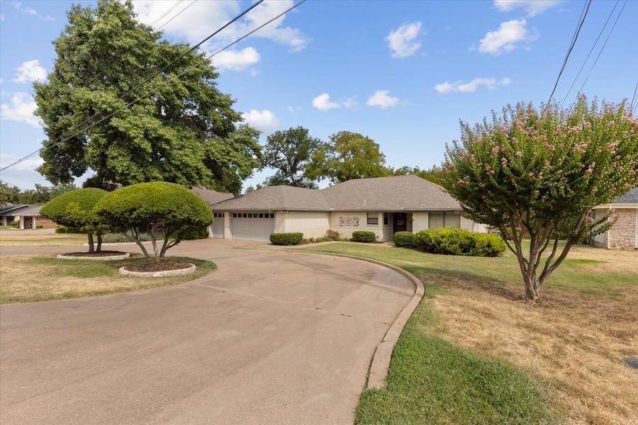 4224 Mojave Drive, Granbury, TX 76049