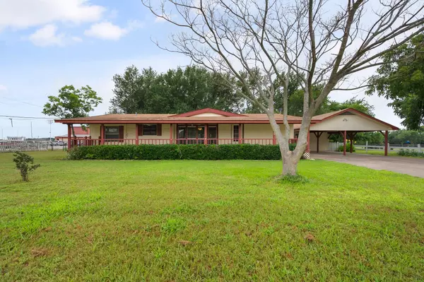 513 Ramsey Drive,  Blooming Grove,  TX 76626