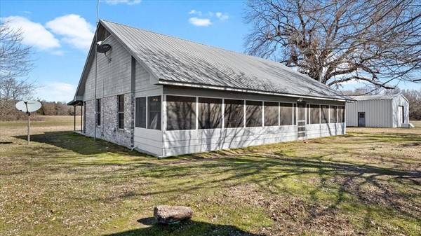 1223 County Road 2310, Telephone, TX 75488