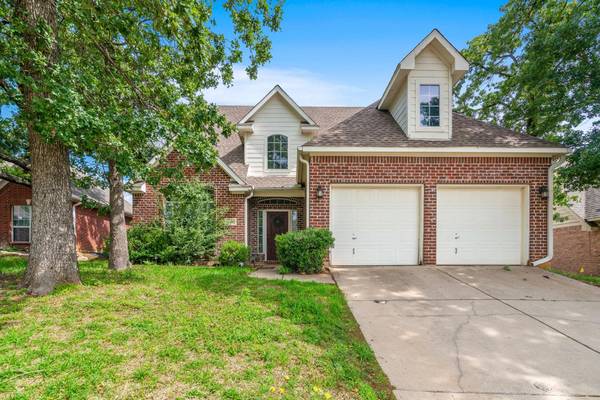 523 Mattie Lane, Lake Dallas, TX 75065