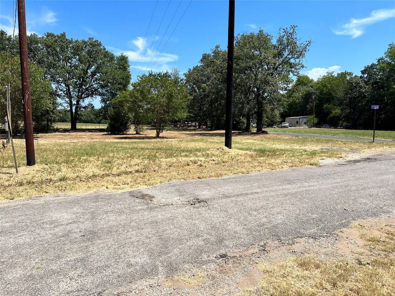 110 Van Zandt County Road 1830, Grand Saline, TX 75140