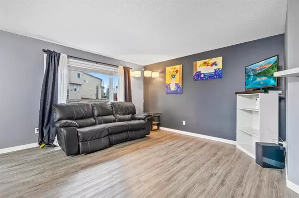 Red Deer, AB T4P 0M2,157 Jones CRES