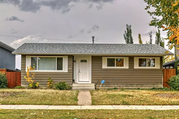 Calgary, AB T2A 4B6,611 Maidstone DR NE