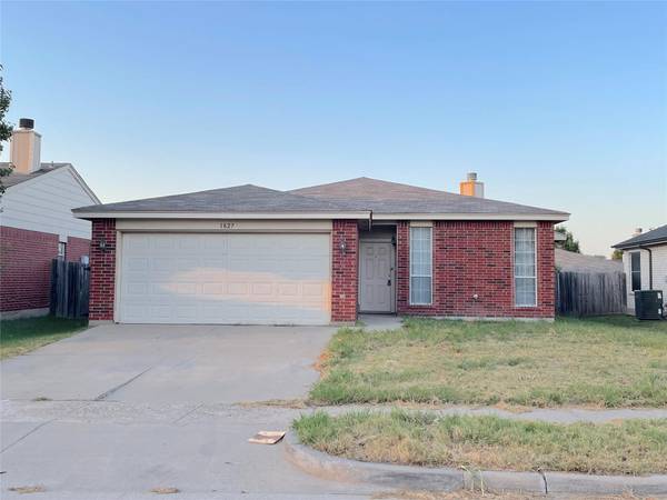 1827 Lost Crossing Trail, Arlington, TX 76002