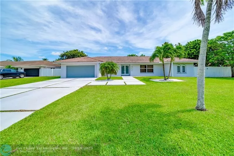 8551 Gatehouse Rd, Plantation, FL 33324