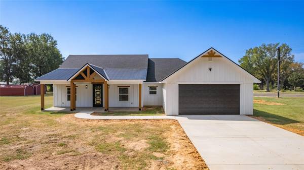 1273 County Road 2370, Alba, TX 75410