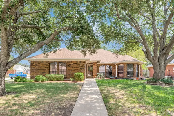 7208 McCoy Drive, Watauga, TX 76148